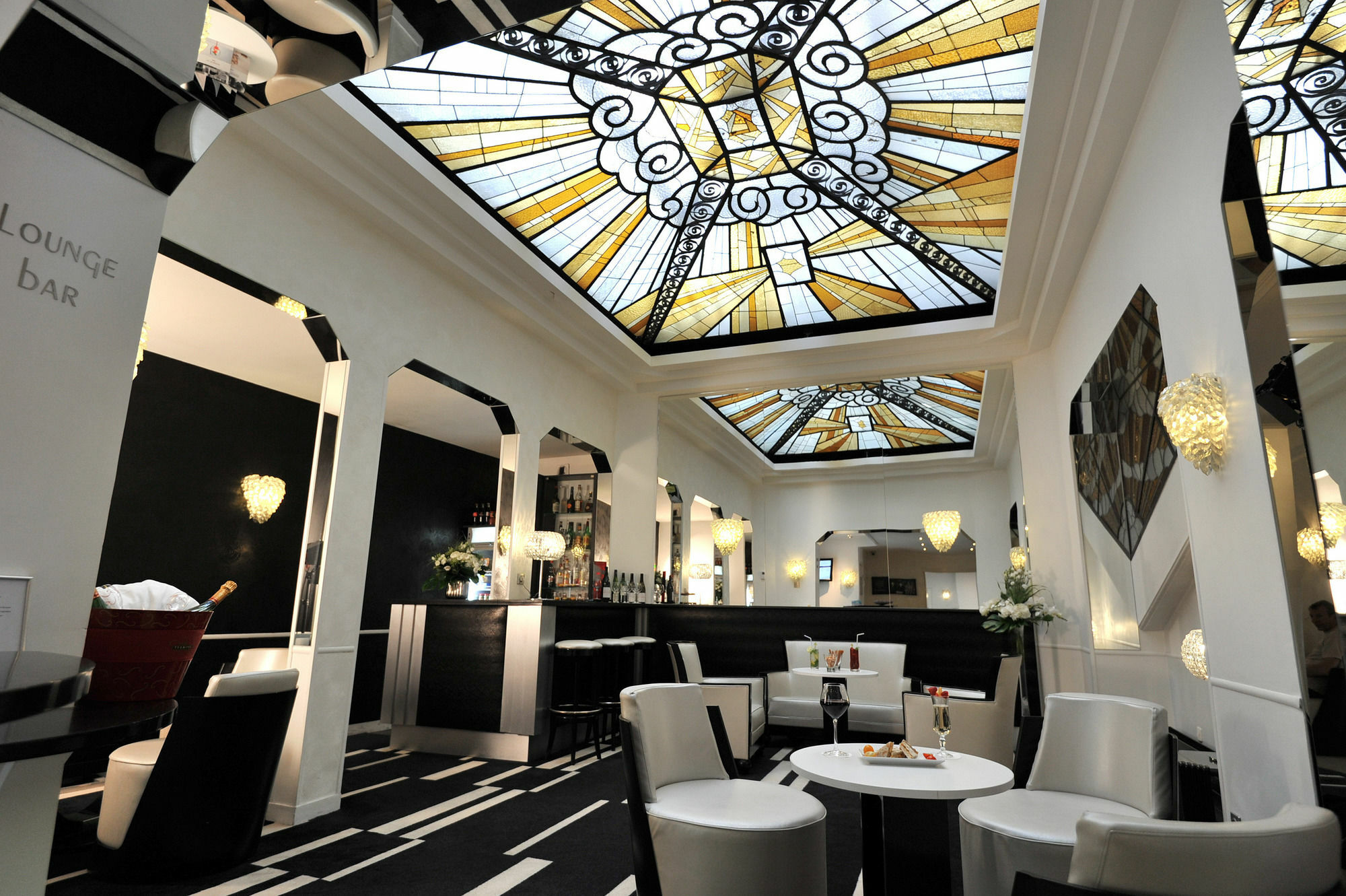 Mercure Paris Opéra Faubourg Montmartre Esterno foto